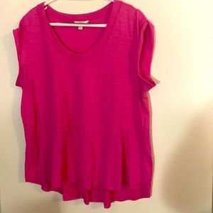 Women’s short sleeve tunic, size L.